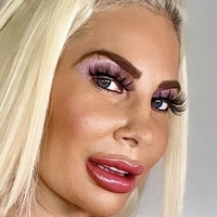 Bombshell Skyler Nicole Alaston