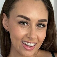 Busty Belle Alaston