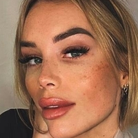 Jana Next Door Alaston