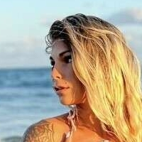 Karinakiss Alaston