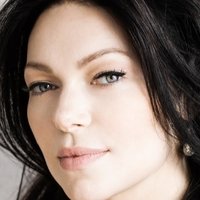 Laura Prepon Alaston