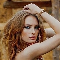 Mariya Lisovaya Alaston