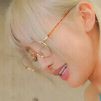 Momonaga Sarina Alaston