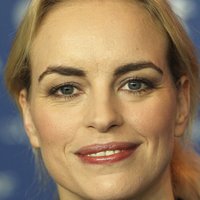 Nina Hoss Alaston