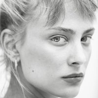 Nora Arnezeder Alaston