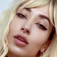 Shameless waifu Alaston