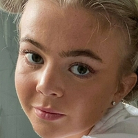 smalblonde Alaston