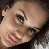 Zayna Charm Alaston